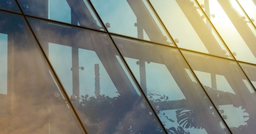 Fachadas de vidro em Brasília